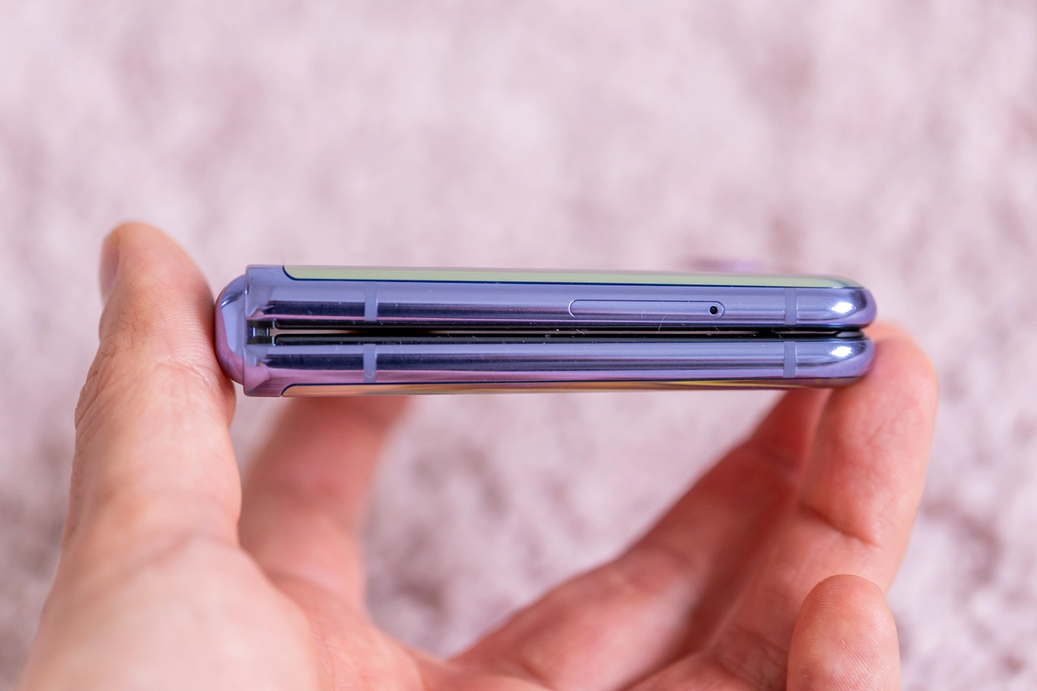 samsung galaxy z flip class="wp-image-1102589" 