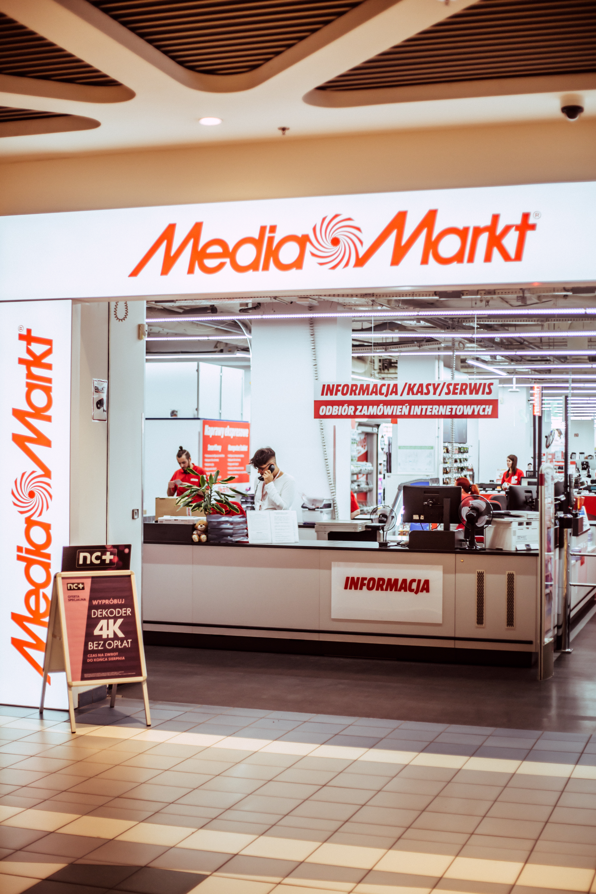 Zakupy przez Internet, obsługa jak w lokalu. MediaMarkt stawia na usługi