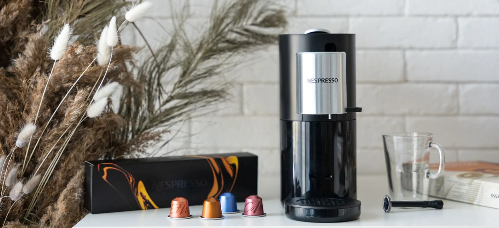 Najlepszy przyjaciel miłośników kawy z mlekiem. Sprawdziłem ekspres Nespresso Atelier
