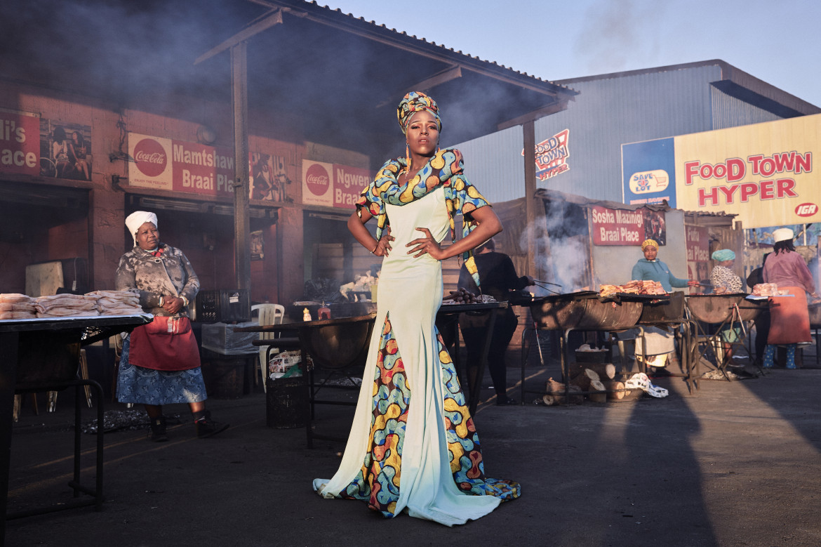 Fot. Lee-Ann Olwage, "Black Drag Magic - Portrait of a Drag Artist and Activist". 2. miejsce w kategorii Portrait class="wp-image-1128664"