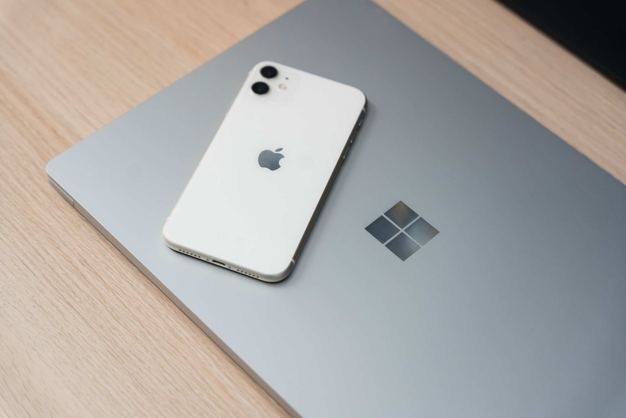 Windows obsłuży iPhone'a. Możesz wyrzucić MacBooka
