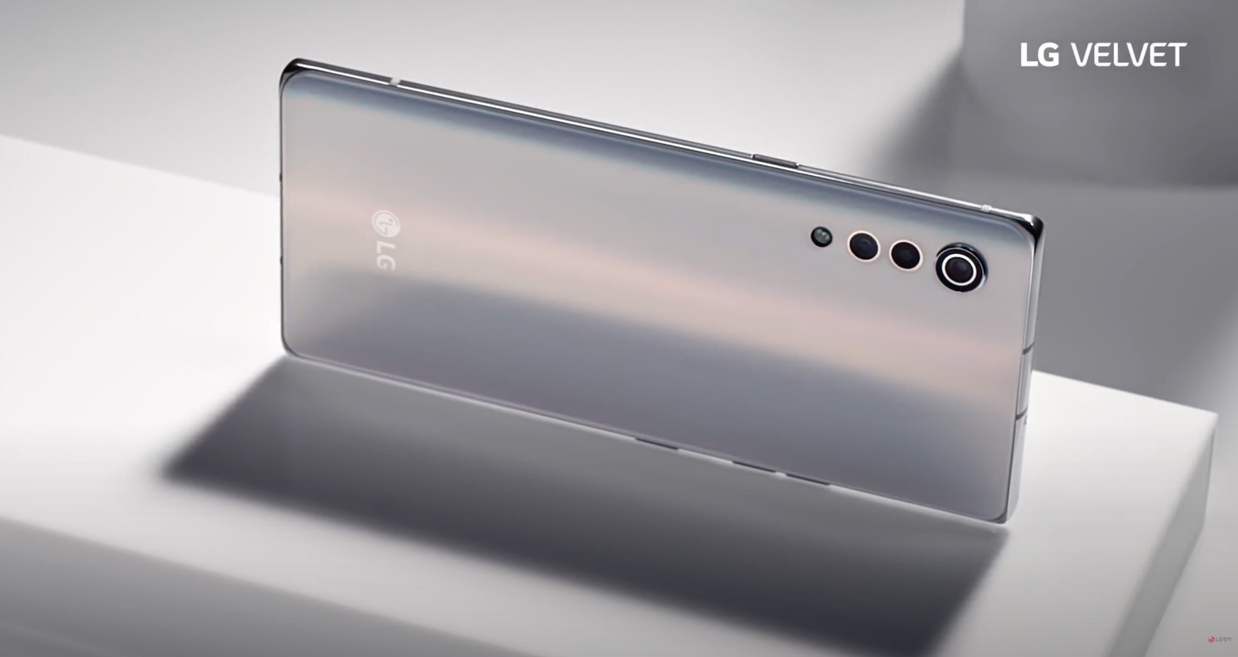 lg velvet design class="wp-image-1129615" 