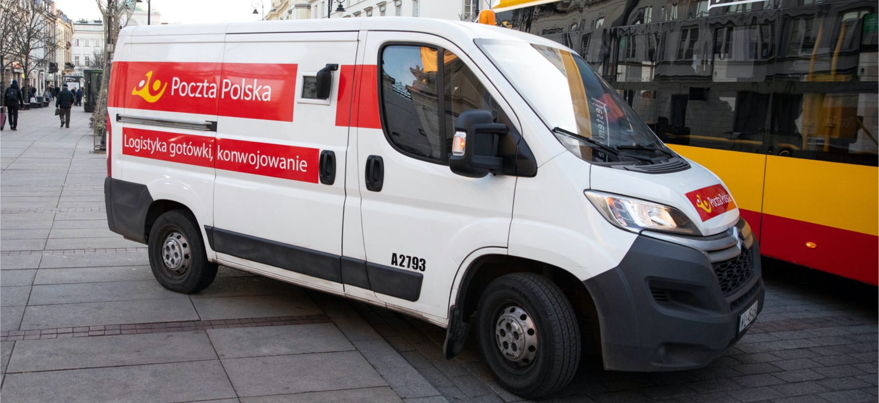 Wybory korespondecyjne w Polsce: Karty do głosowania szukaj wetkniętej w płot
