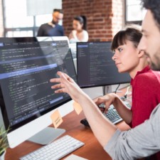 Kasa i satysfakcja. 65 tys. programistów powiedziało, jak to jest być takim programistą