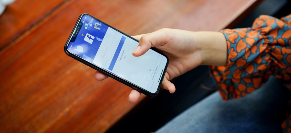 weryfikacja kont na facebooku