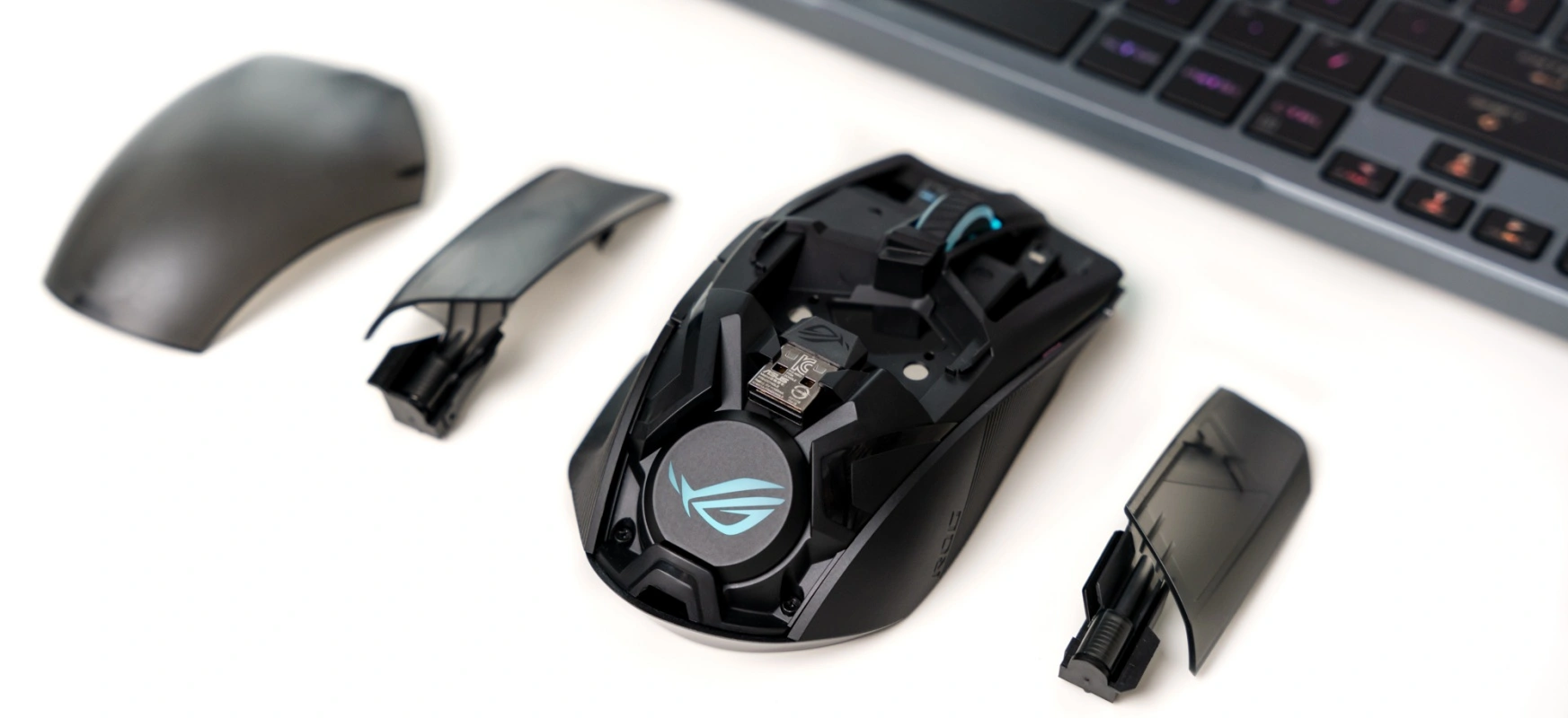 Asus ROG Chakram - recenzja. Myszka z klocków za 800 zł
