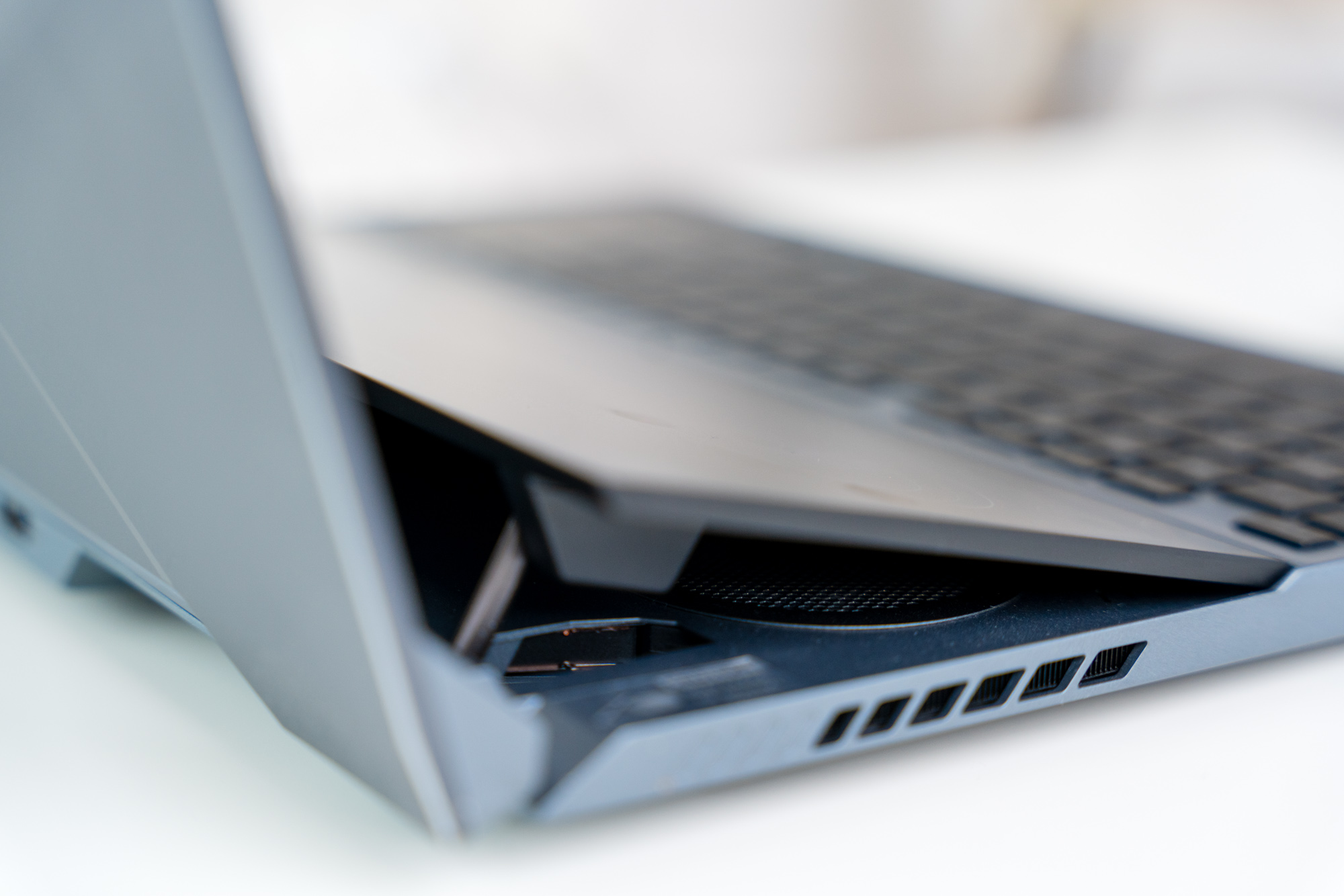 Asus ROG Zephyrus Duo 15 class="wp-image-1215868"