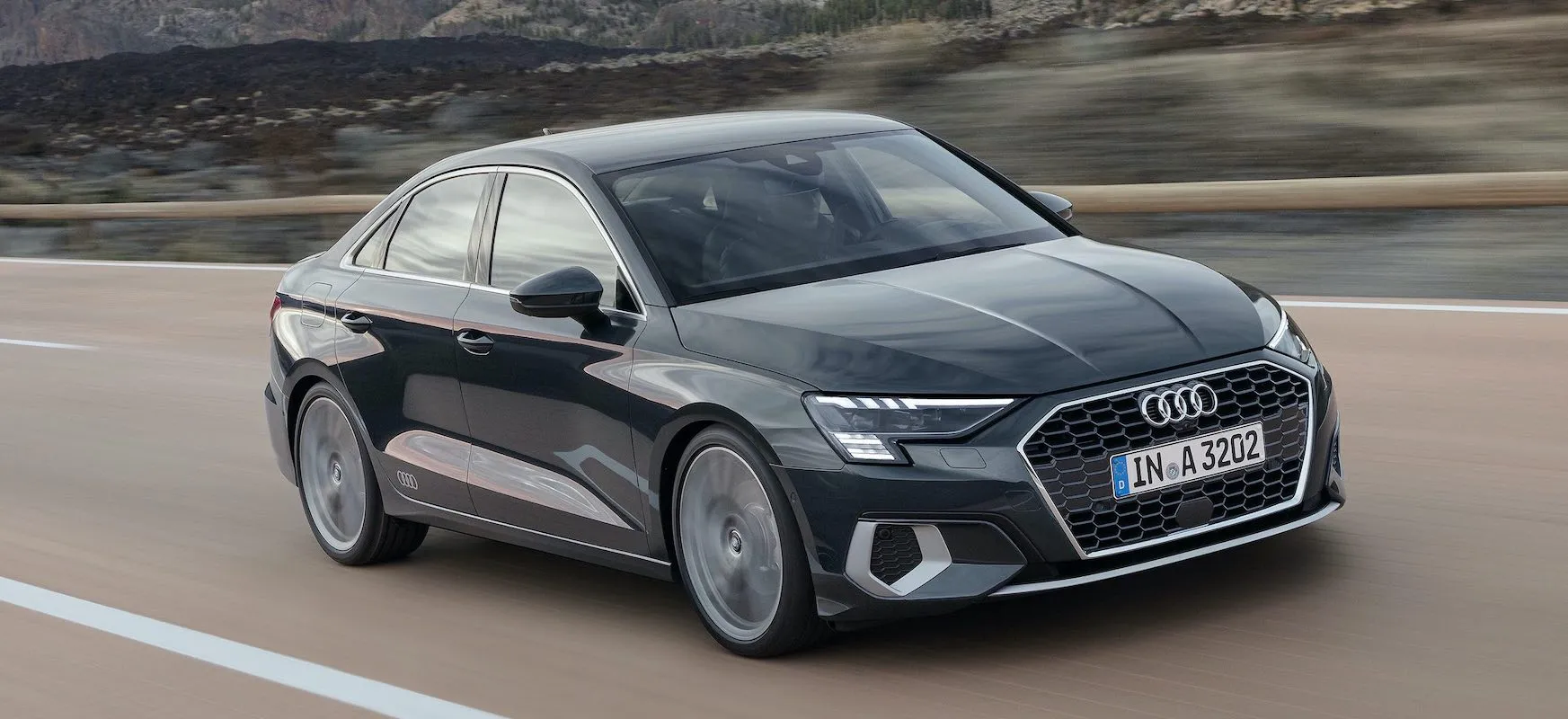 Od cyfrowych świateł po miękką hybrydę: czym przekonuje nowe Audi A3?