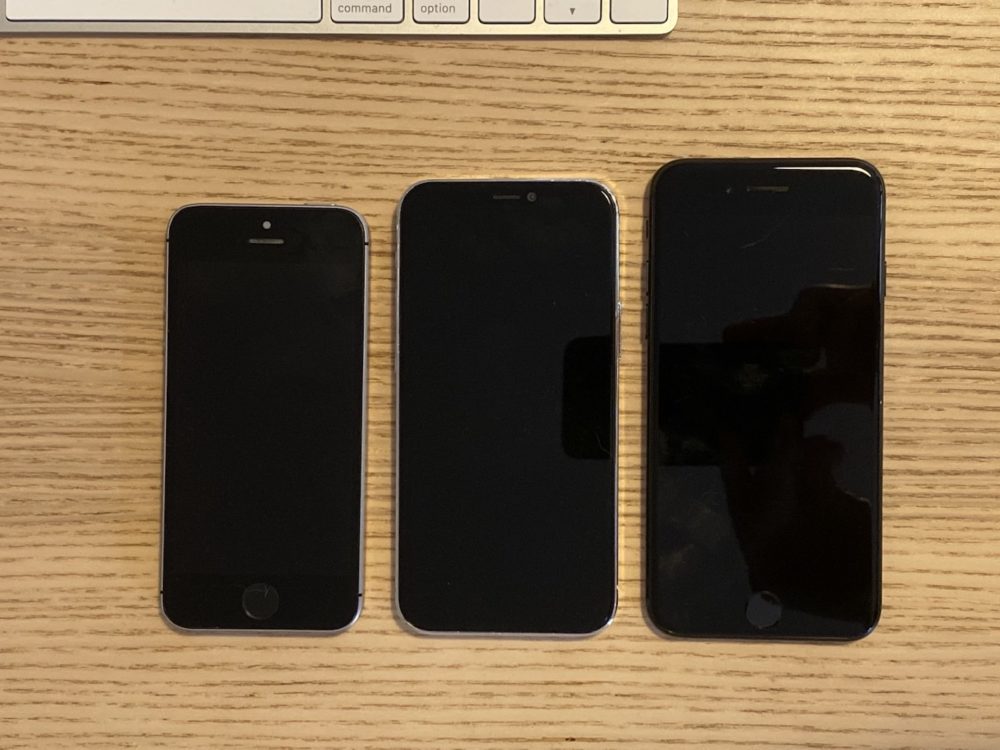 iphone 12 dummy model class="wp-image-1207468"