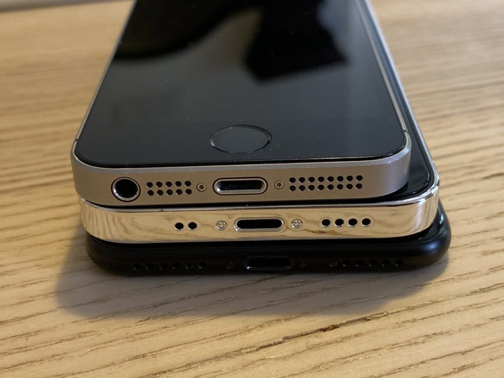 iphone 12 dummy model class="wp-image-1207471"
