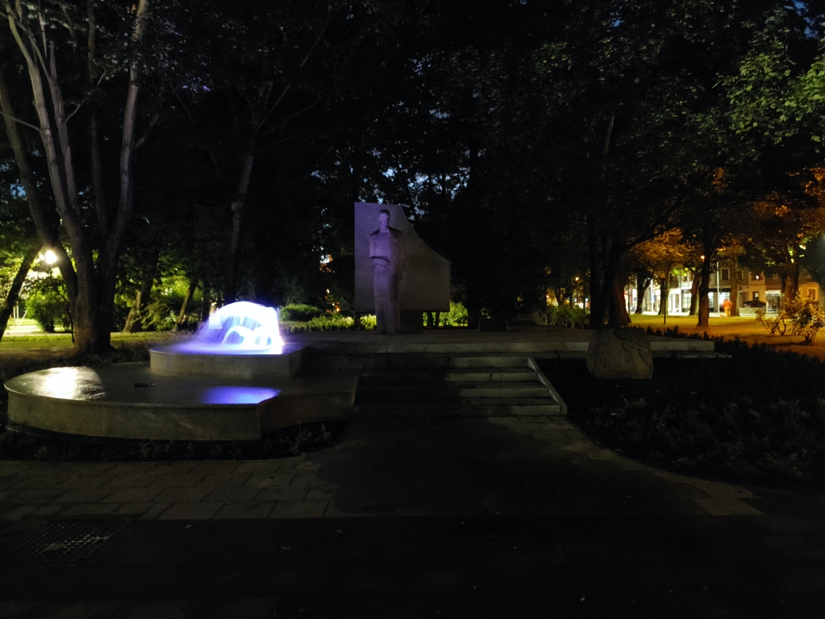 class="wp-image-1303390"