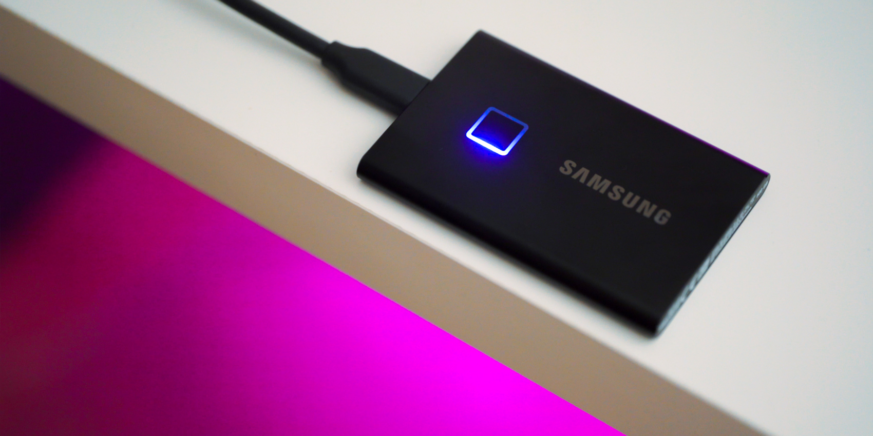 Poznaj dysk SSD Samsung T7 Touch – recenzja na Spider’s Web pozwoli Ci dokonać wyboru idealnego dysku, który spełni Twoje potrzeby