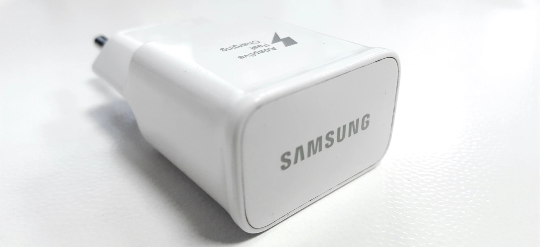 Nie tylko iPhone będzie sprzedawany bez ładowarki. Samsung ma podobne plany