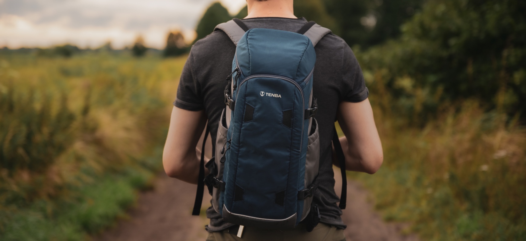 W sam raz na wędrówki z aparatem. Tenba Solstice 12 L - recenzja