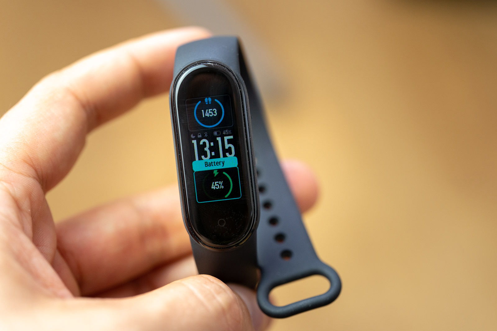 Xiaomi Mi Band 5 oficjalnie w Polsce - znamy cenę i datę premiery