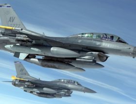 Za kilka dni poznamy algorytm sztucznej inteligencji, który zmierzy się z ludzkim pilotem F-16