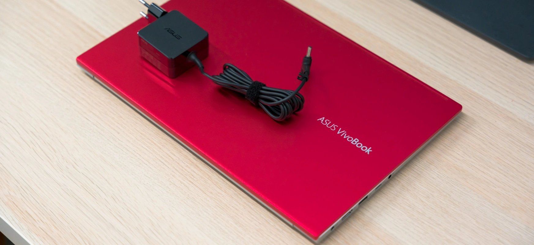 Aż trudno uwierzyć, że kosztuje tylko tyle. Asus VivoBook S14 - recenzja