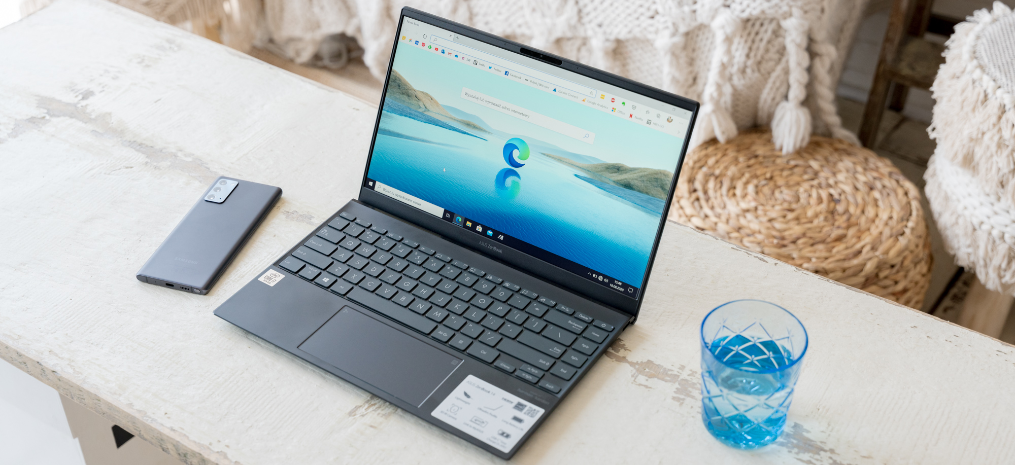 Asus ZenBook 14 UX425 - recenzja świetnego laptopa bez złącza słuchawkowego