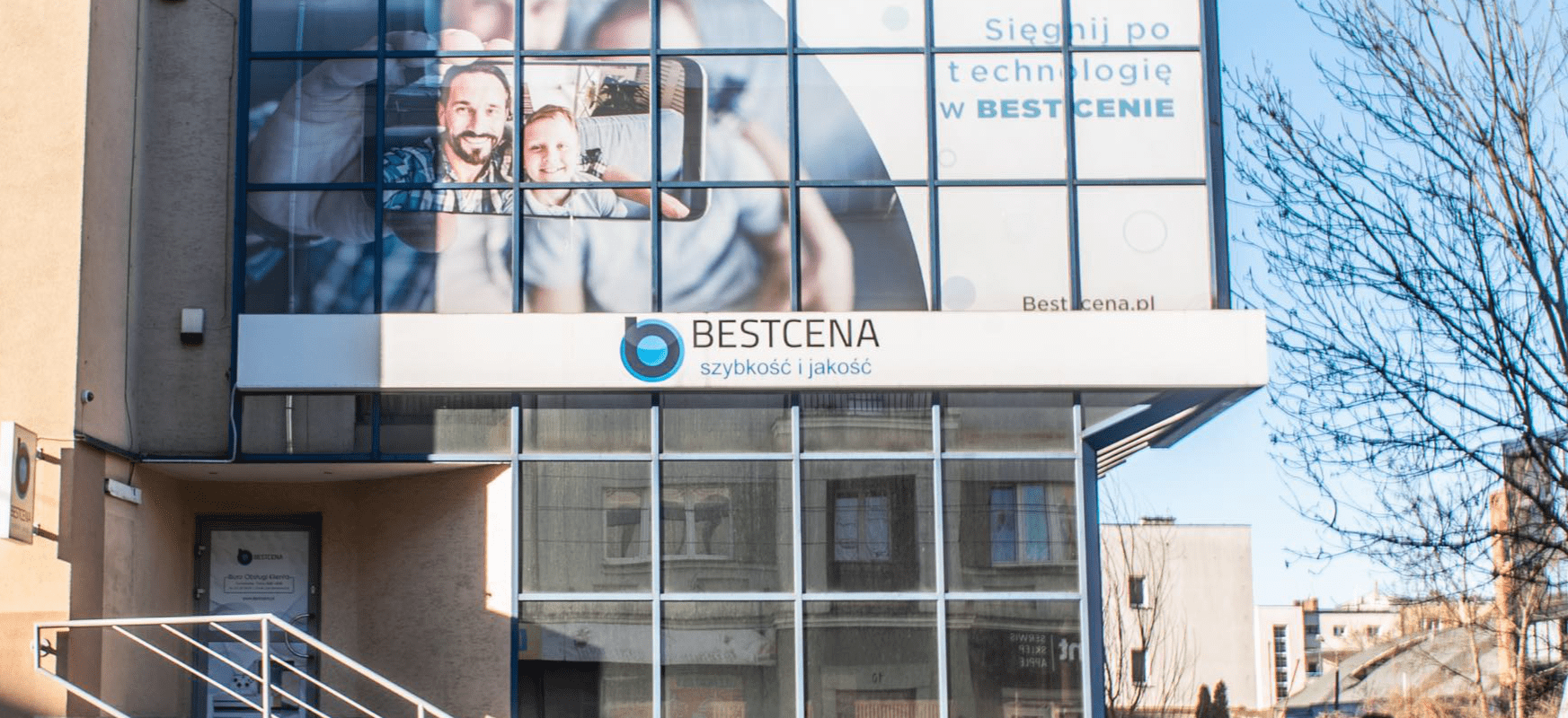 Bestcena wróci jako operator komórkowy. Stefan Durina zapowiedział partnerstwo z Play