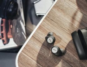 Oto słuchawki Jabra Elite 85t z ANC. Nowy arcyrywal Apple AirPods Pro