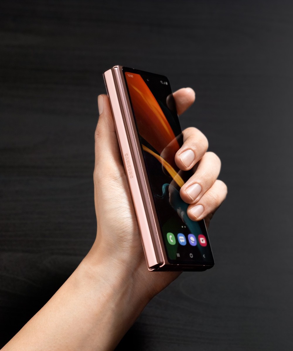 Samsung Galaxy Z Fold 2 class="wp-image-1408616"