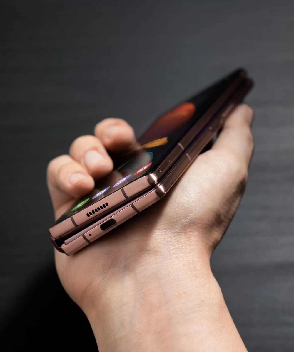 Samsung Galaxy Z Fold 2 class="wp-image-1408619"
