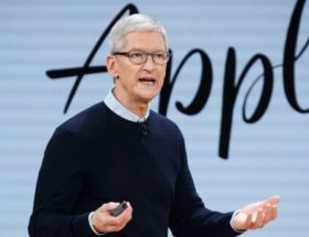 Jakie to smutne. Szef Apple'a wydaje milion dolarów na imprezę Trumpa
