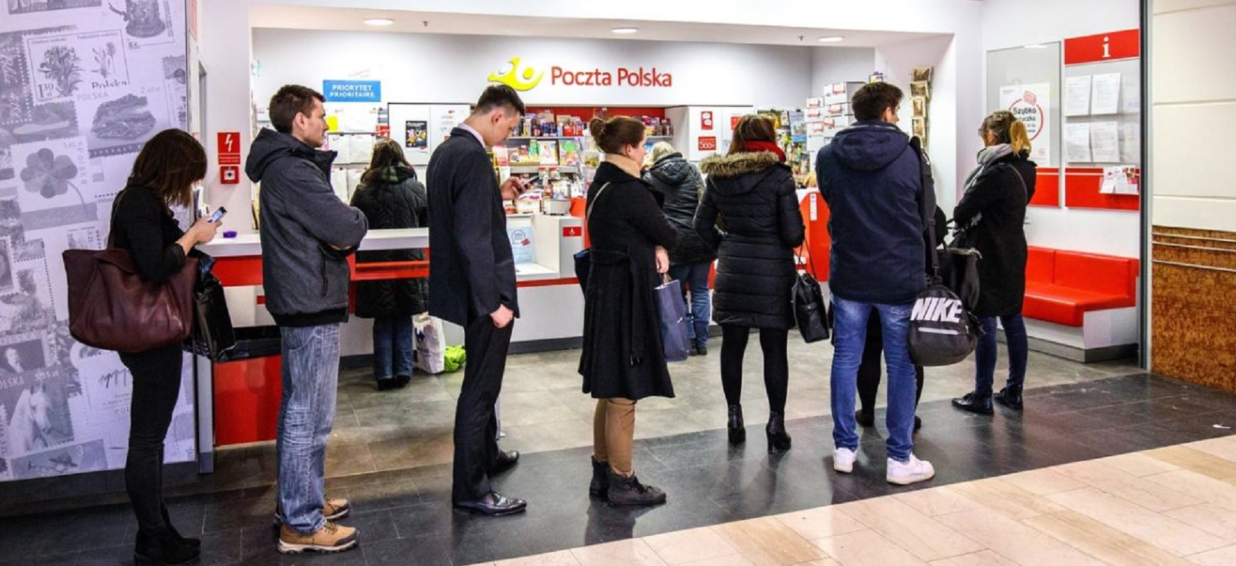 Rząd uchwalił cyfrową domyślność. Urzędy i Poczta Polska wejdą w XXI wiek