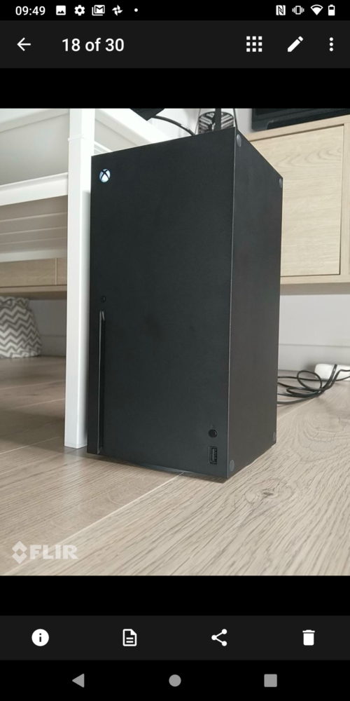 https://ocs-pl.oktawave.com/v1/AUTH_2887234e-384a-4873-8bc5-405211db13a2/spidersweb/2020/10/xbox-series-x-halas-temperatura-3-500x1000.png