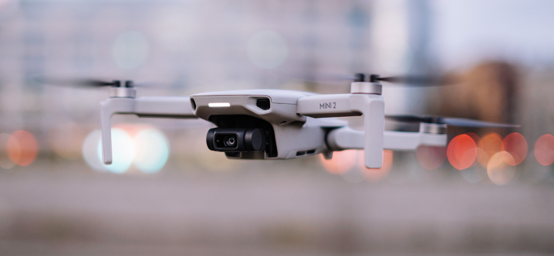 DJI Mini 2 ma wideo 4K, zdjęcia RAW i lepszą łączność. Pierwsze wrażenia