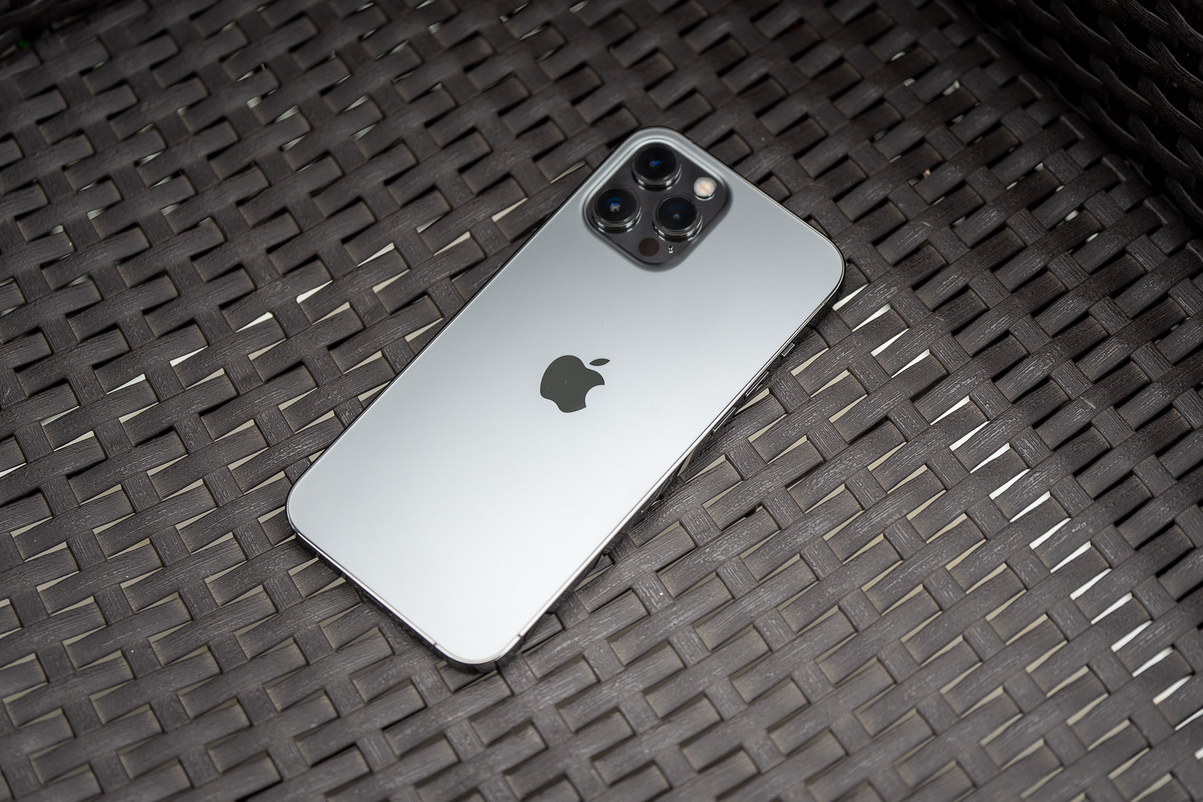 iPhone 12 Pro Max po miesiącu. Nie polecam, nie kupujcie