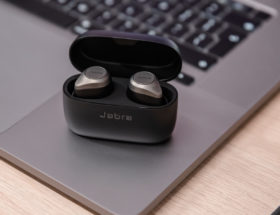 Jabra Elite 85t - recenzja słuchawek z ANC i porównanie do Elite 75t