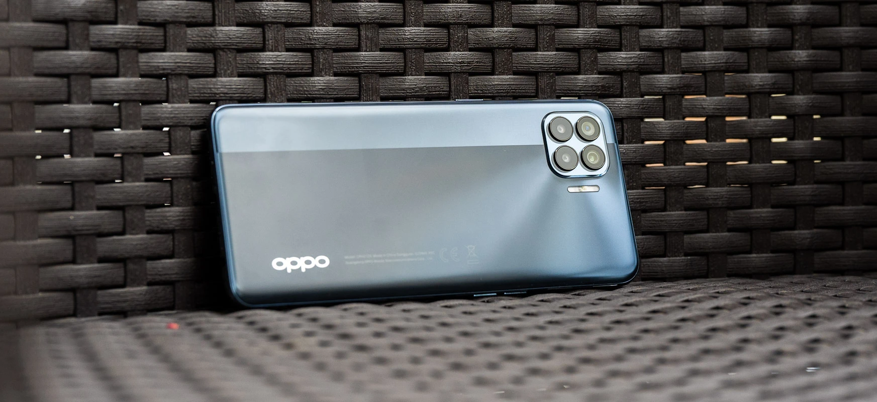Oppo Reno4 Lite jest dostępny w dobrej promocji. Teraz warto go kupić