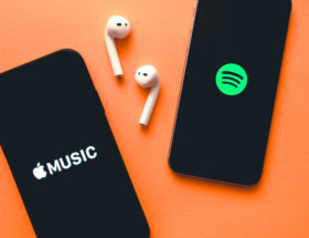 Spotify kontra Apple Music. Porównanie najlepszych usług muzycznych