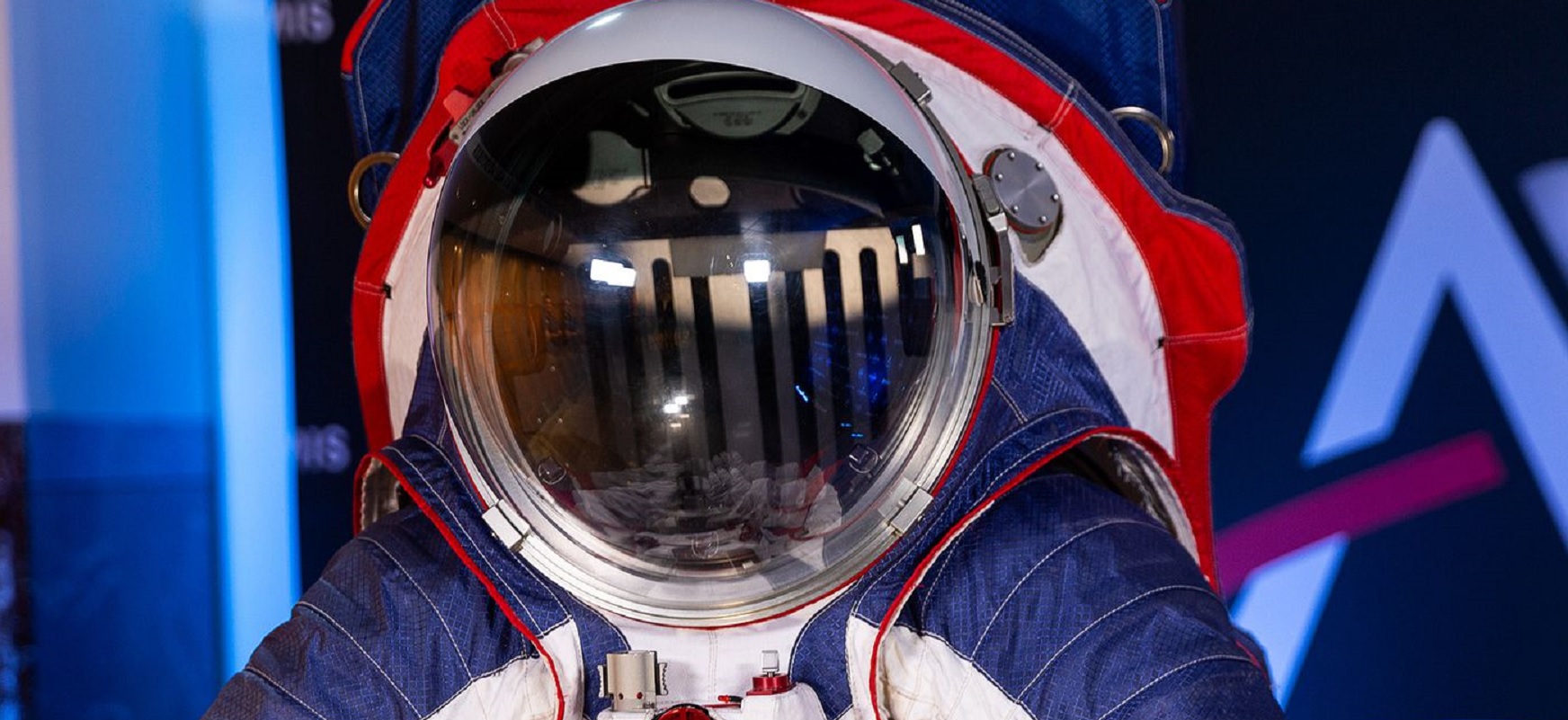 Crew Dragonem lecą na stację kosmiczną. I ciekawe po co oni tam lecą