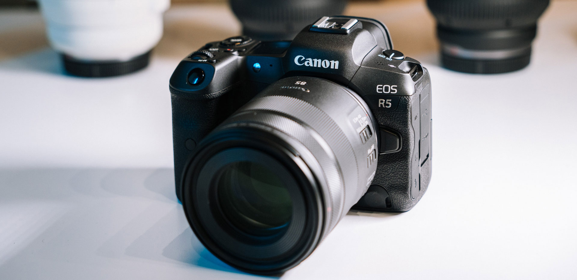 2021 dla Canon będzie rokiem bezlusterkowców. Pierwszy nadchodzi Canon EOS R5s z 90 Mpix