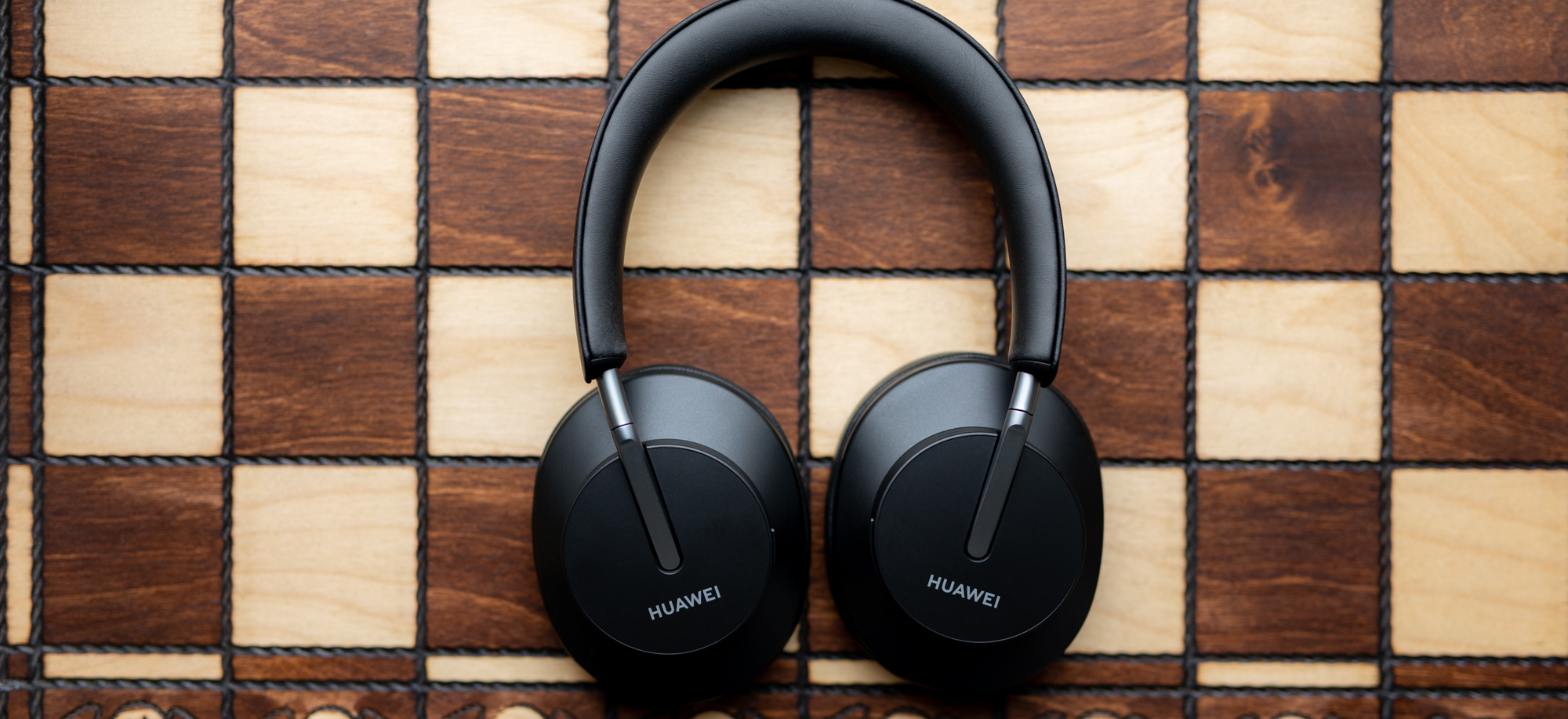 Huawei Freebuds Studio - recenzja słuchawek z ANC