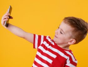 telefon dziecko smartfon play junior box swieta 2020
