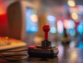 Czas uruchomić jakąś grę na DOS-ie. DosBox Pure to świetny program do  emulacji
