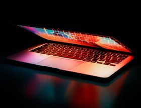 macbook mac apple m1 arm aplikacje iOS iPadOS iPhone iPad sideload App Store