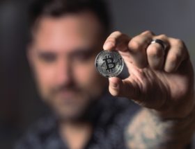 Ile bitcoinów jesteś w stanie wykopać, kopiąc na papierze?