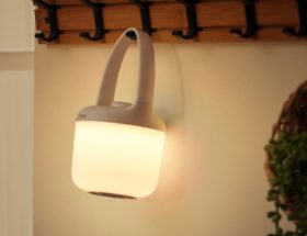 Do domu i na podwórze. Lampka nocna Baseus Moon-Series z pokrętłem do zmiany jasności światła