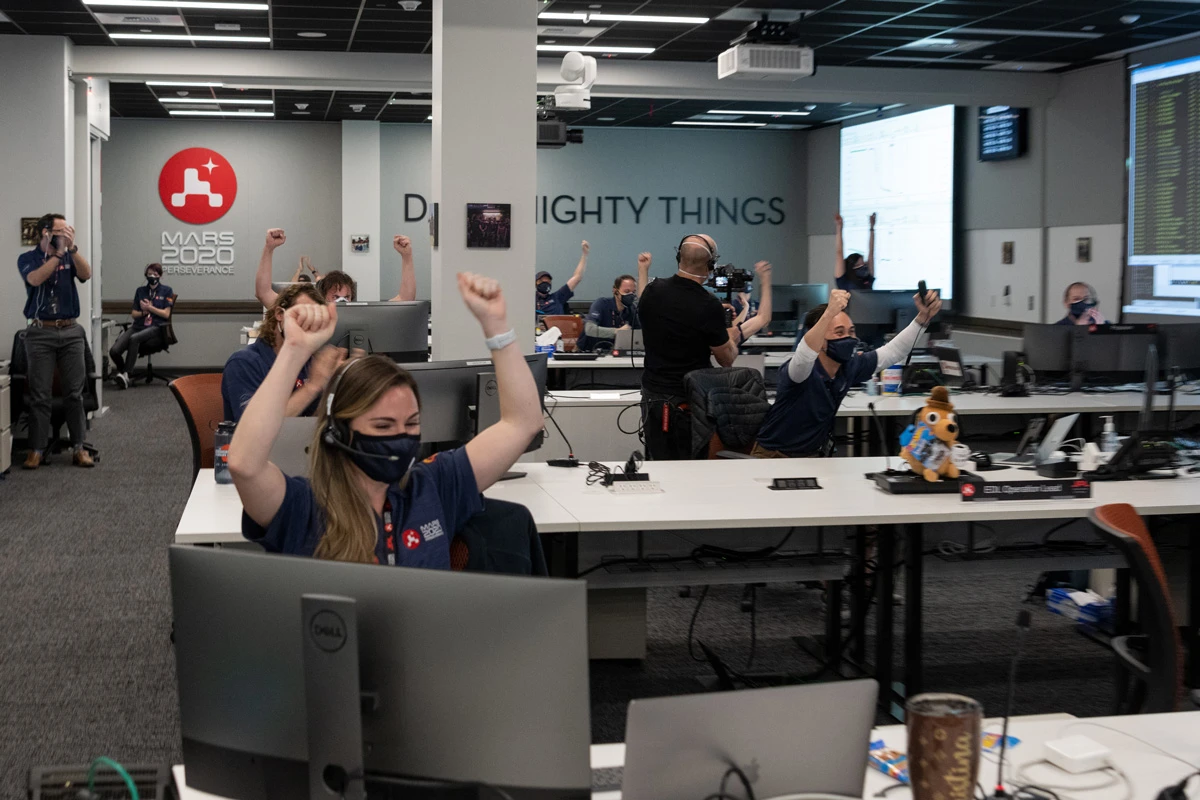 Na spadochronie Perseverance NASA ukryła wiadomość. Rozmawialiśmy ze studentem, który ją rozszyfrował
