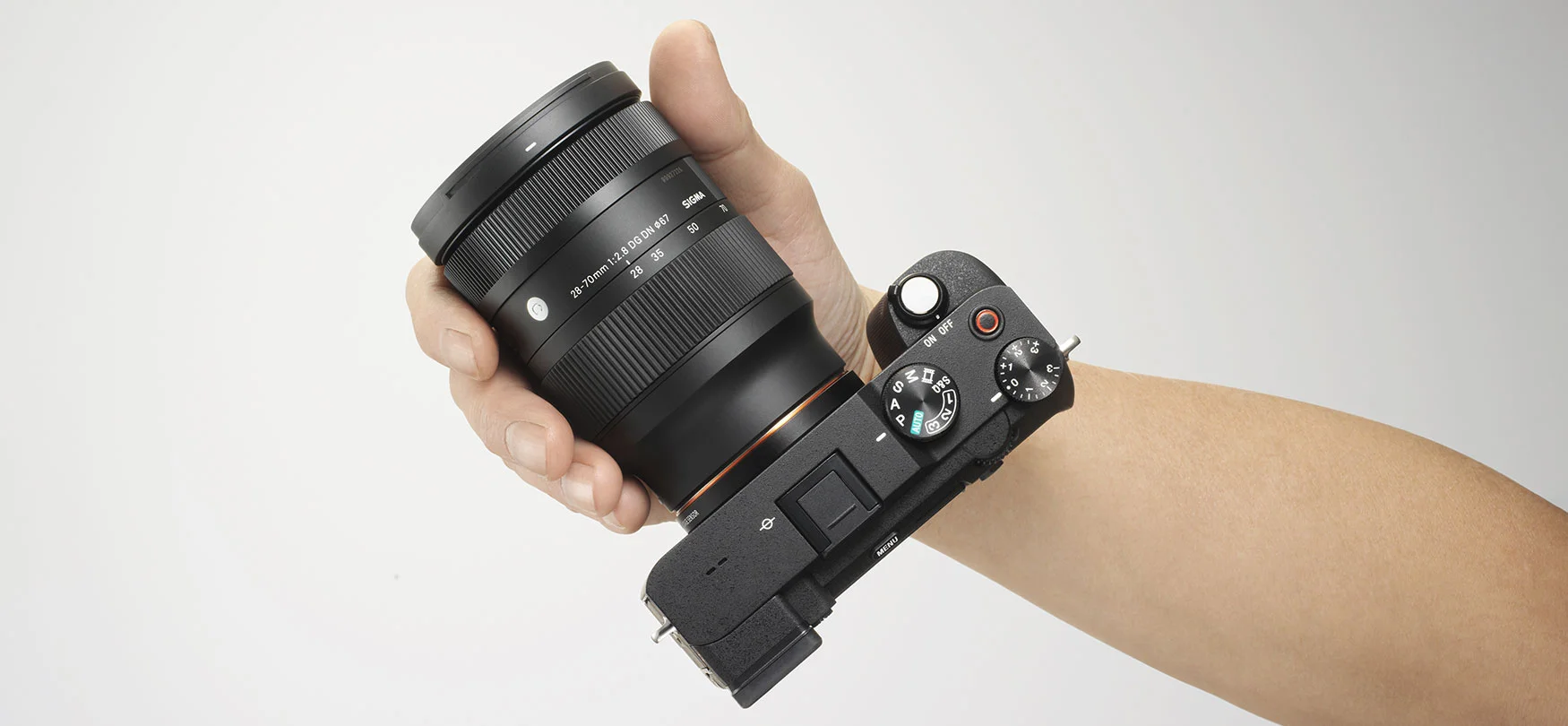 Sigma 28-70 mm f/2.8 DG DN Contemporary - mały, lekki i jasny zoom w dobrej cenie