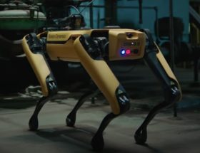Stary robo-pies nauczył się nowych sztuczek