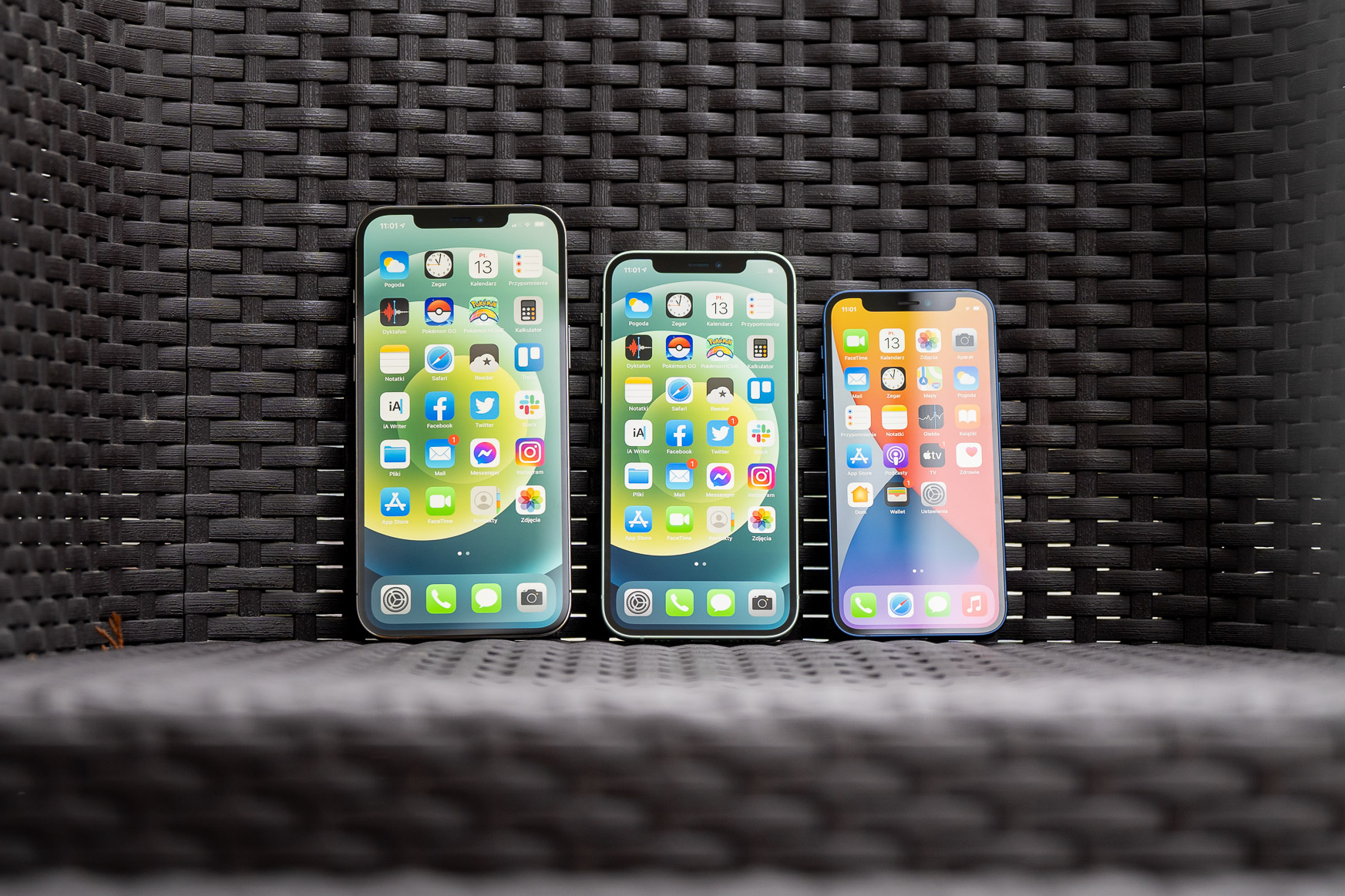 iphone 12s 13 2021 oled ltpo 120 hz always-on