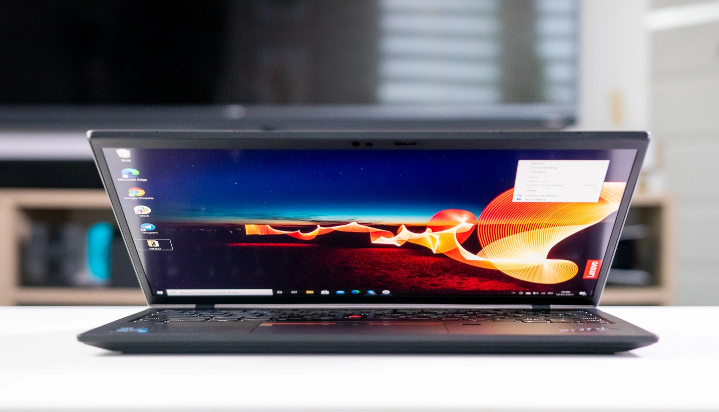 Lenovo ThinkPad X1 Nano z Intel Evo - waży poniżej kilograma, może wszystko