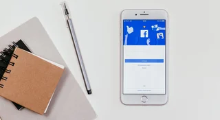 Jak ukryć informacje osobiste, posty, znajomych, zdjęcia i tablicę na FB? Poradnik o prywatności i bezpieczeństwie na Facebooku