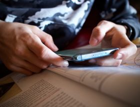 Masz smartfona i 10 minut dziennie? Możesz nauczyć się programować