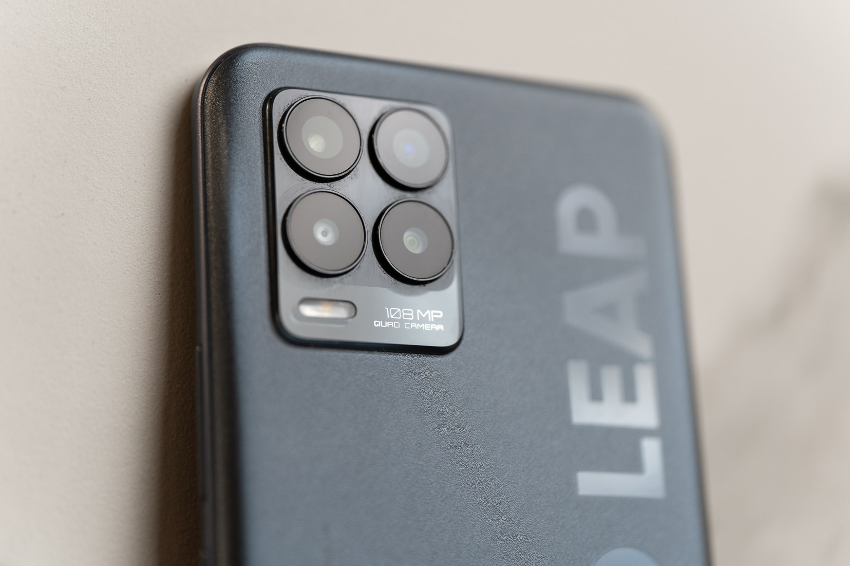 Czy tani smartfon może być dobry? realme 8 Pro pokazuje, że jak najbardziej